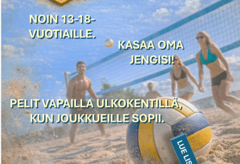 Mainos PiitsiLentisLiiga, Kuopio 2026. Taustalla beach volley-kenttä, jolla ihmisiä pelaamassa. Aurinko paistaa kirkaasti ja etualalla lentopallo juuri iskeytyneenä maahan hiekan lentäessä ilmaan. Nuorten oma kesäliiga. Tarkoitettu noin 13-18-vuotiaille. Pelit vapailla ulkokentillä, kun joukkueille sopii. Noin 3-6 peliä lomakauden aikana. Nuoli osoittaa QR-koodia ja nuolessa teksti "lue lisää".